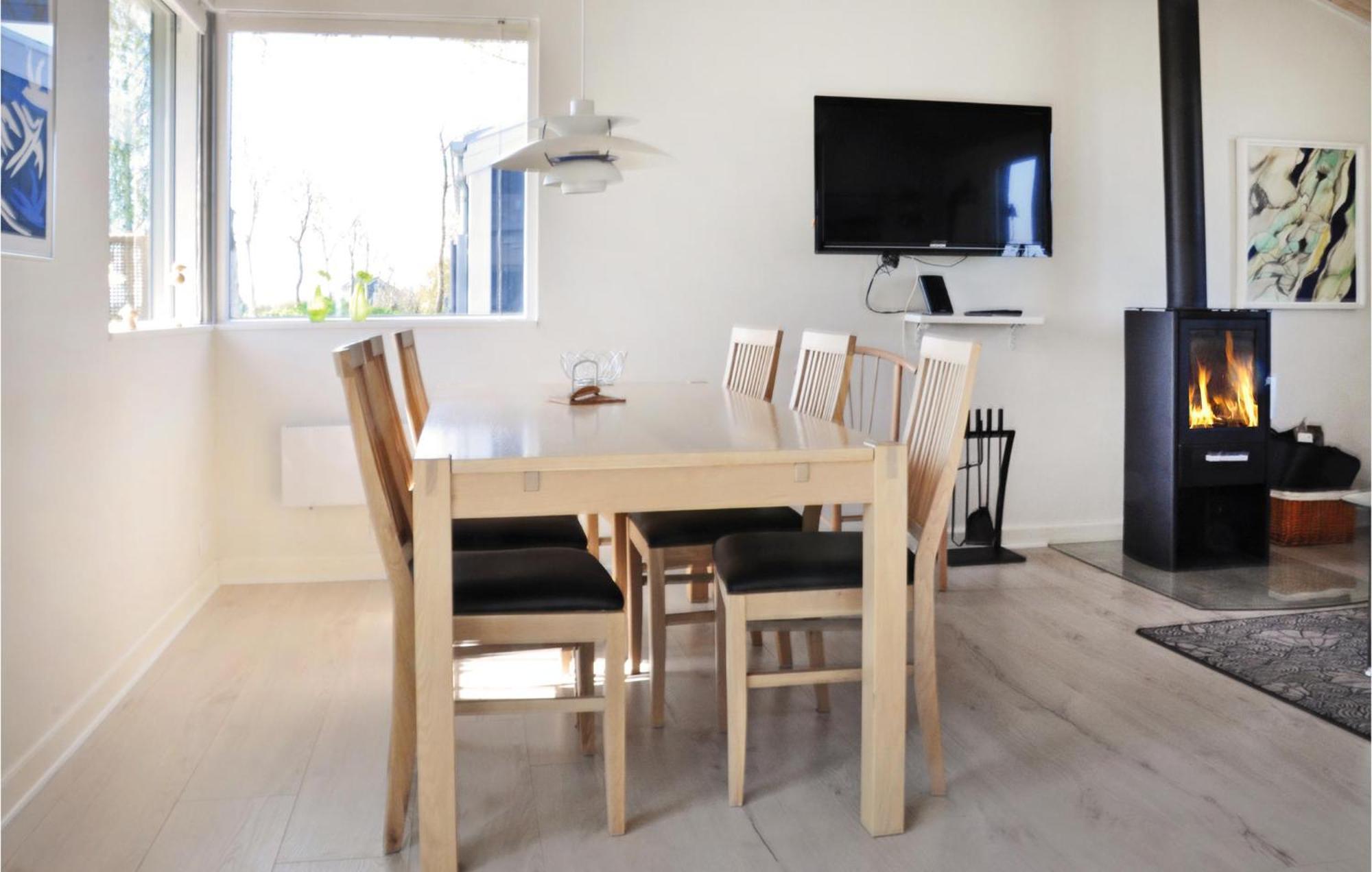 Cozy Home In Otterup With Kitchen Zewnętrze zdjęcie